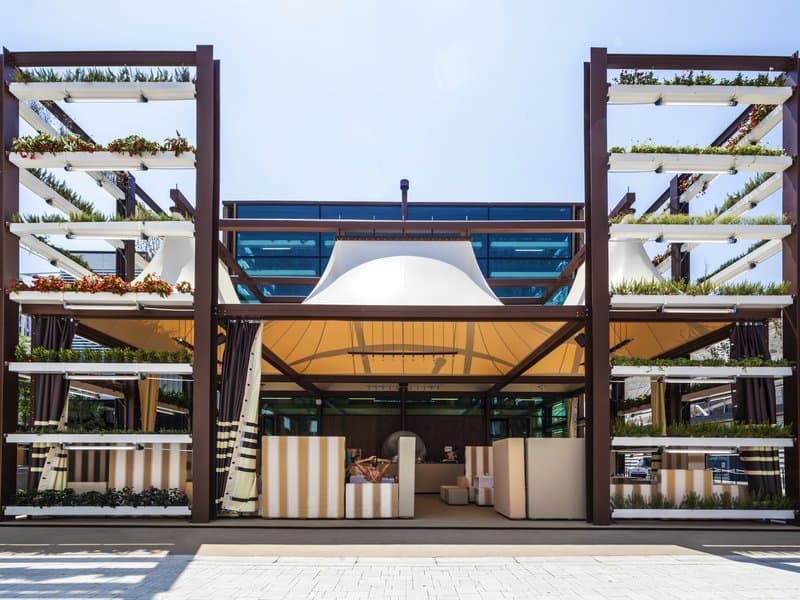 Outdoor e hospitality